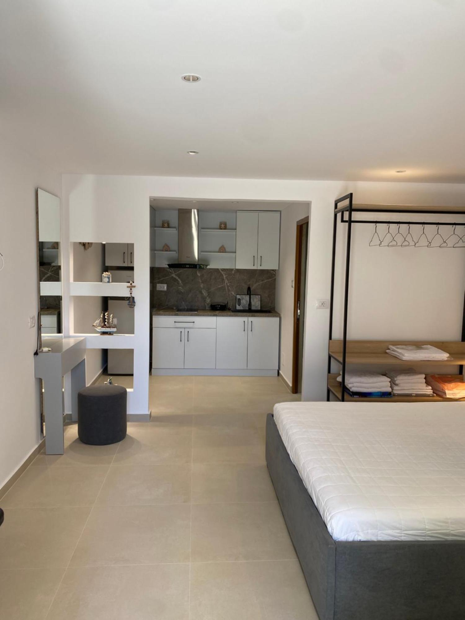 Guesthouse Xhuliano Ksamil Exterior photo